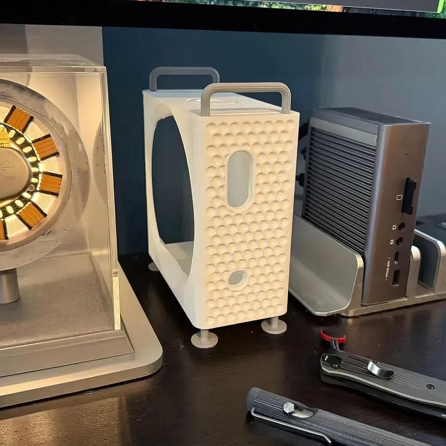 Vertical Stand Computer Case F - مراجعة 3D Printing Laptop Stand وسعره