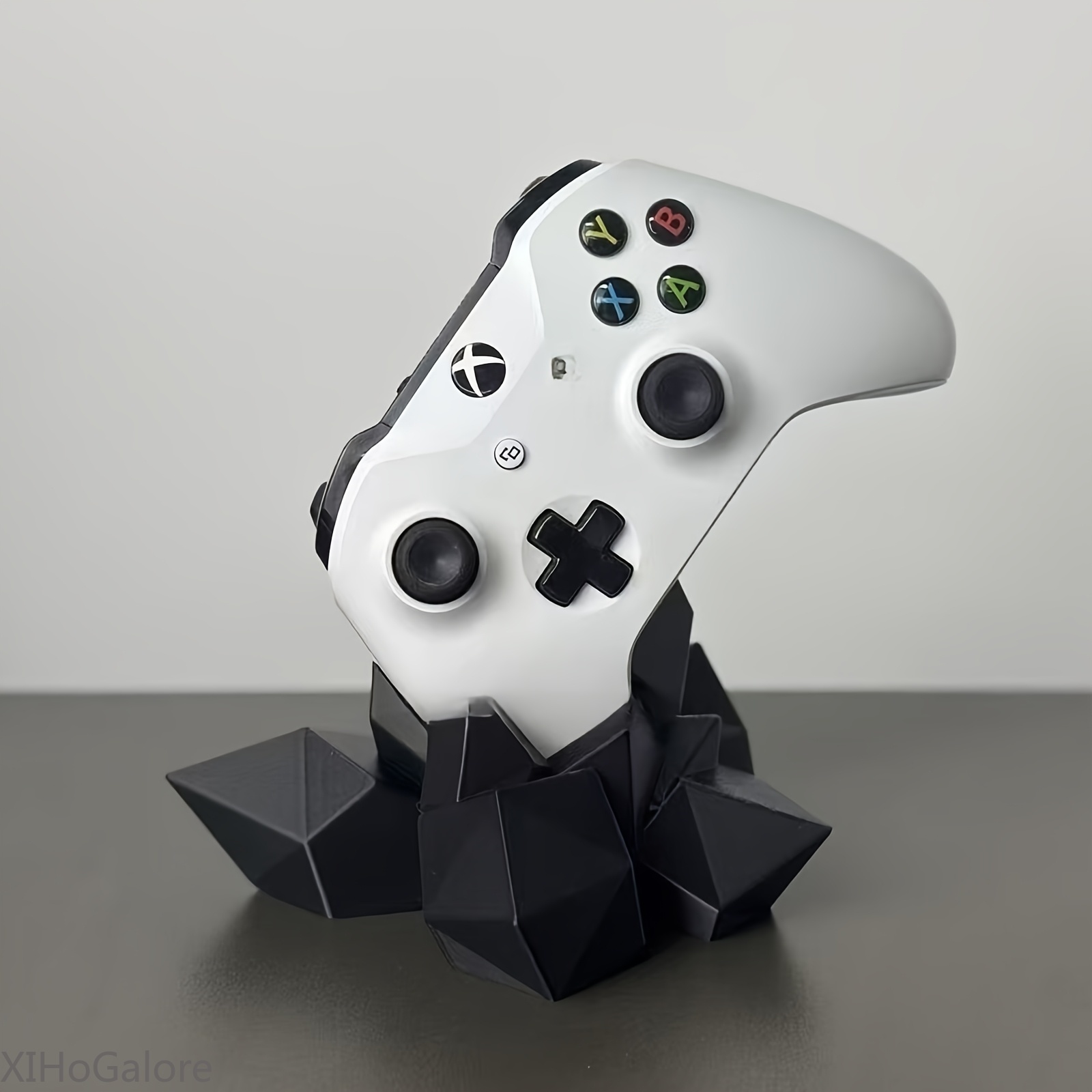 حامل تحكم ألعاب ثلاثي الأبعاد  - مراجعة 3D Printing Xbox Controller Holder وسعره